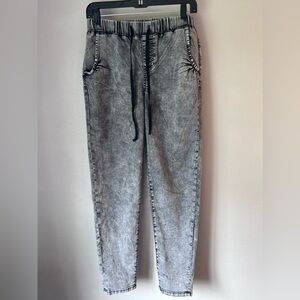Royalty for Me Women’s Size S black wash Jogger